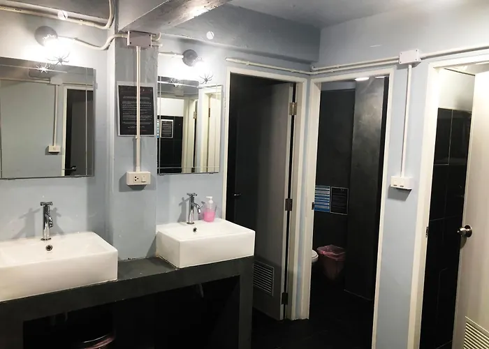 Revolution Khao San By The Bliss Ostello Bangkok